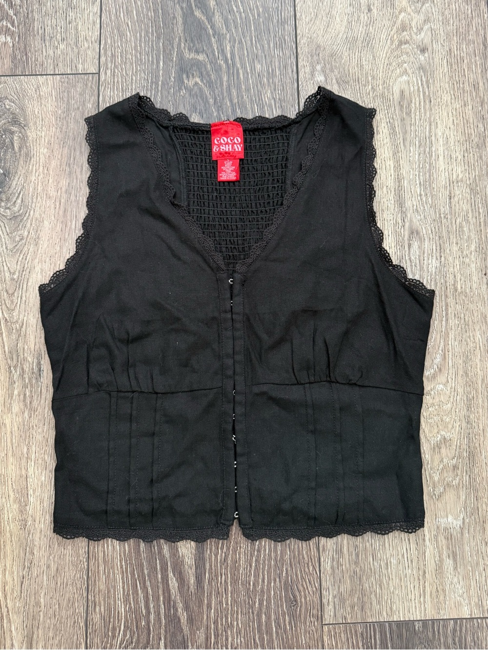 Coco & Shay Black Lace-Trim Sleeveless Tank